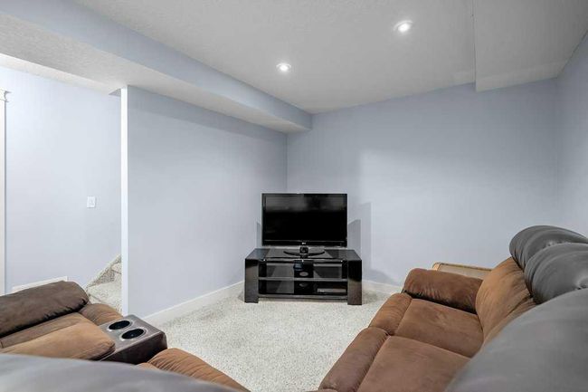 117 Chaparral Valley Gdns Se, Townhouse with 3 bedrooms, 3 bathrooms and 2 parking in Calgary AB | Image 36