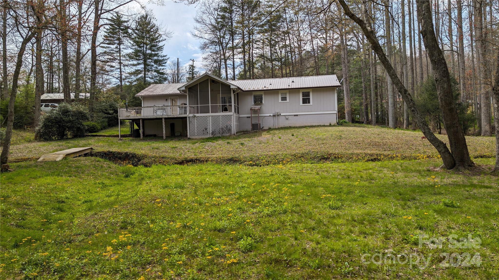Turnpike Rd, Horse Shoe, NC 28742