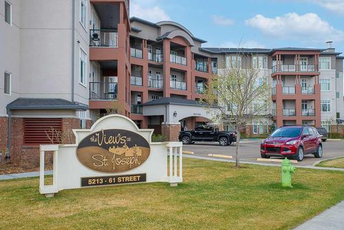 206 - 5213 61 St, Condo with 2 bedrooms, 2 bathrooms and 1 parking in Red Deer AB | Card Image