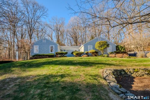 4 Stonewall Ln, Woodbridge, CT, 06525-1413 | Card Image