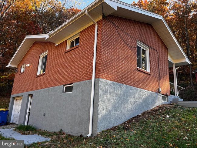 12127 Bohr Ct, House other with 4 bedrooms, 2 bathrooms and null parking in GLEN ROCK PA | Image 4