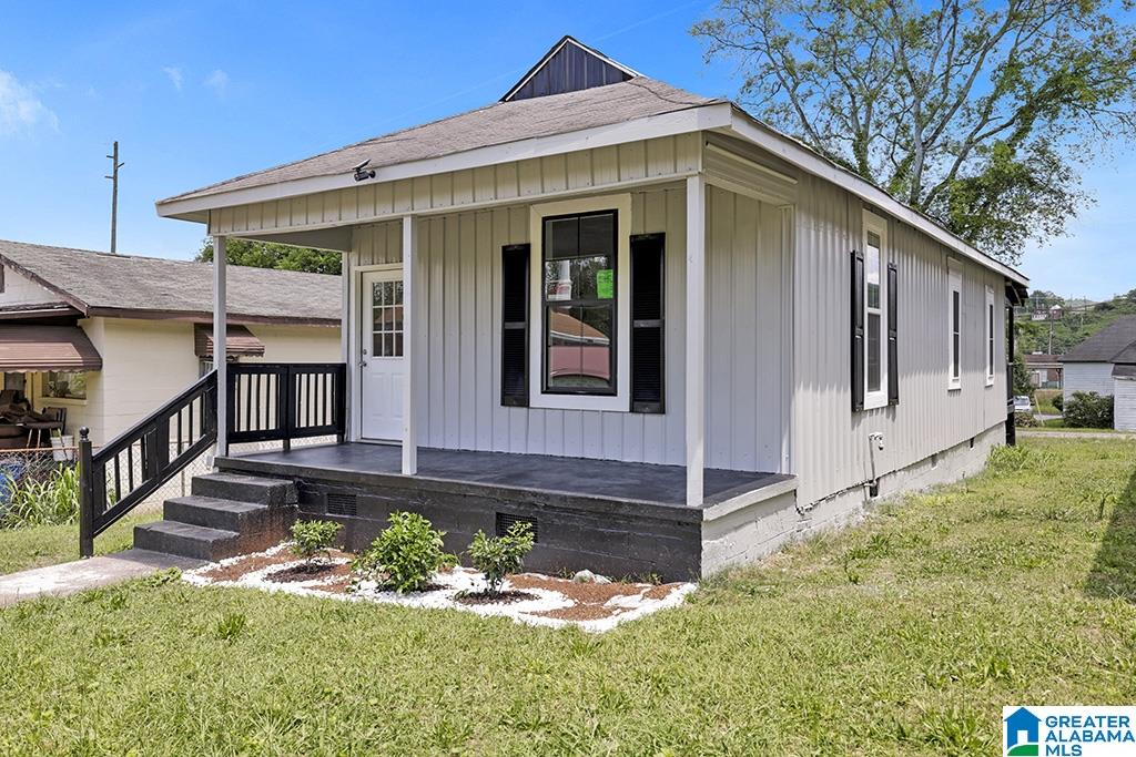 Walnut Ave, Anniston, AL 36201