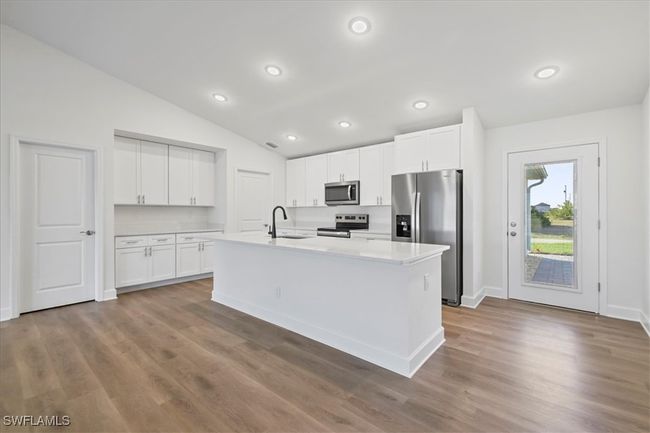 1258 Ne 40 Th St, House other with 4 bedrooms, 3 bathrooms and null parking in CAPE CORAL FL | Image 5