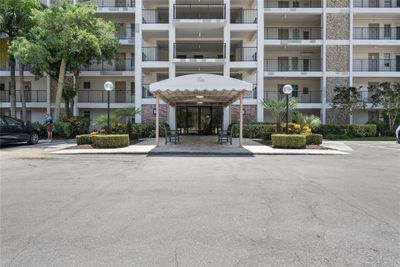 602 - 3150 N Palm Aire Dr, Condo with 2 bedrooms, 2 bathrooms and null parking in Pompano Beach FL | Image 2