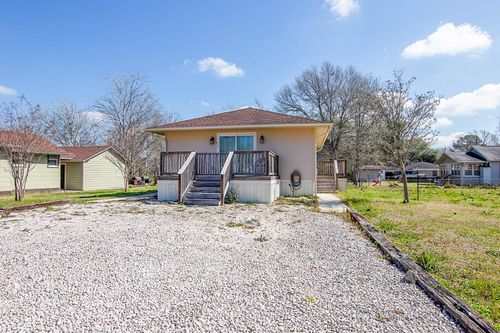655 Mitchell St, Sour Lake, TX, 77659-3849 | Card Image