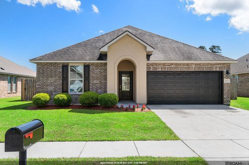 39363 Legacy Lake Dr, Gonzales, LA, 70737-6595 | Card Image
