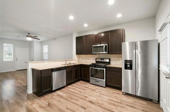 Elegant Kitchen | Image 8