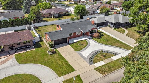 854 S Gulley Rd, Dearborn Heights, MI, 48125-1027 | Card Image