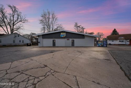 1901 W Sylvania Ave, Toledo, OH, 43613-4522 | Card Image
