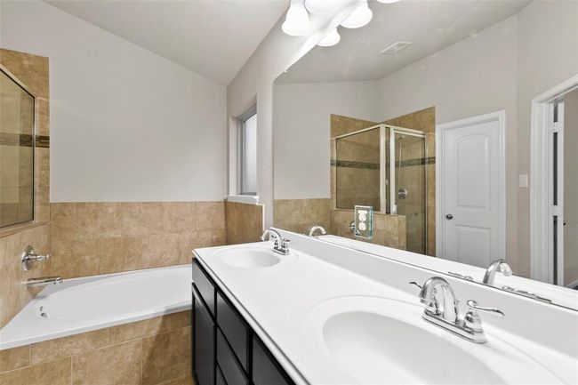 21319 Cypress Red Oak Dr, House other with 3 bedrooms, 2 bathrooms and 2 parking in Cypress TX | Image 25