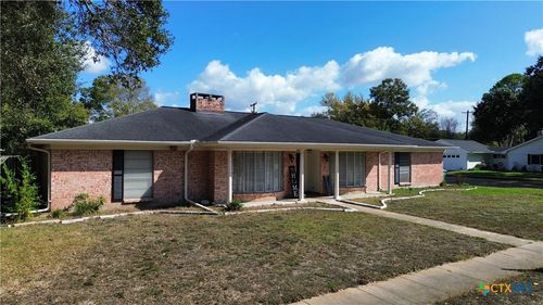 111 Dover Dell, Victoria, TX, 77904-2230 | Card Image