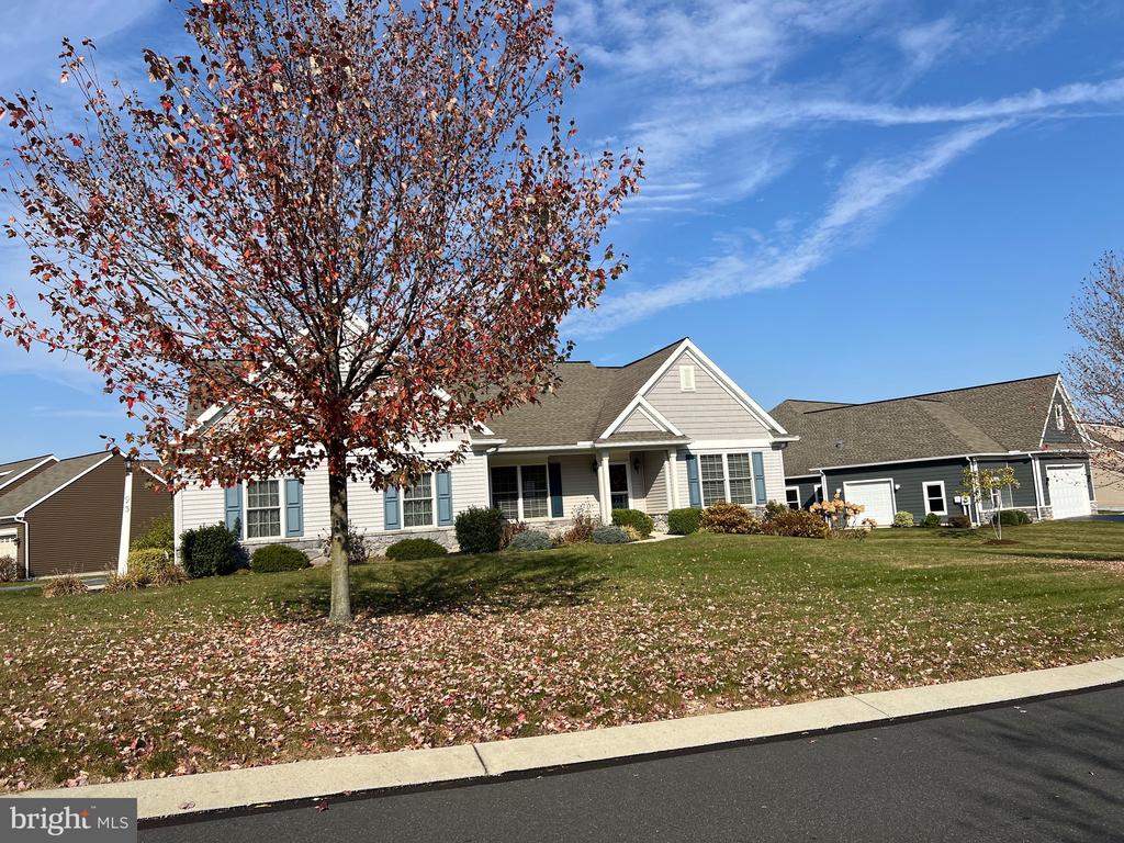 Rosebush Ct, Womelsdorf, PA 19567