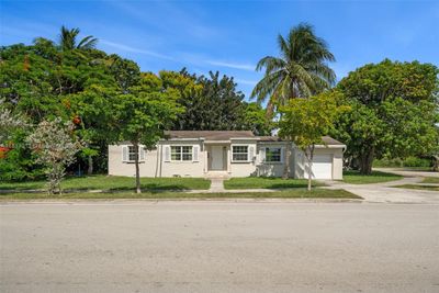 1400 Sw 62nd Ave, House other with 3 bedrooms, 1 bathrooms and null parking in West Miami FL | Image 2