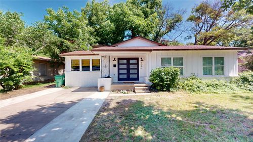 908 Crescent St, Denton, TX, 76201-2812 | Card Image