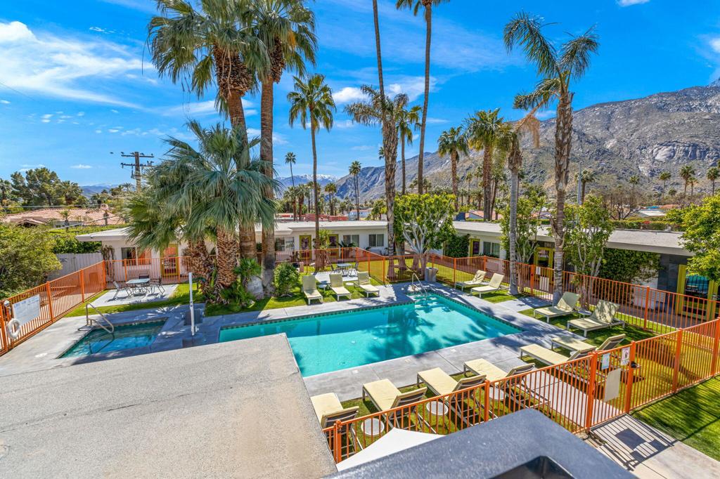 Commercial Sale in Palm Springs 5