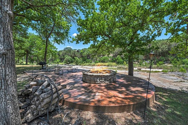 565 Lost Hunters Cyn, House other with 5 bedrooms, 5 bathrooms and 3 parking in China Spring TX | Image 89