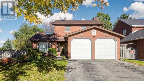 2 Gres Court, Bradford West Gwillimbury (Bradford), ON, L3Z2S4 | Card Image