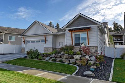 2609 S Seabiscuit Dr, Home with 3 bedrooms, 2 bathrooms and null parking in Spokane Valley WA | Image 2