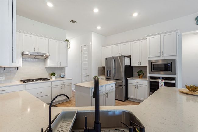 LOOK AT THIS KITCHEN !!! | Image 16