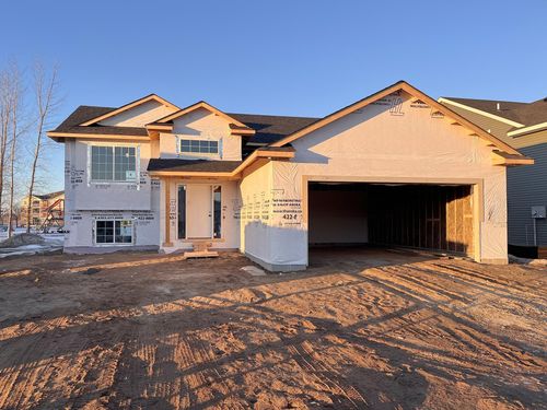 720 Margaret Ln, Isanti, MN, 55040-5556 | Card Image