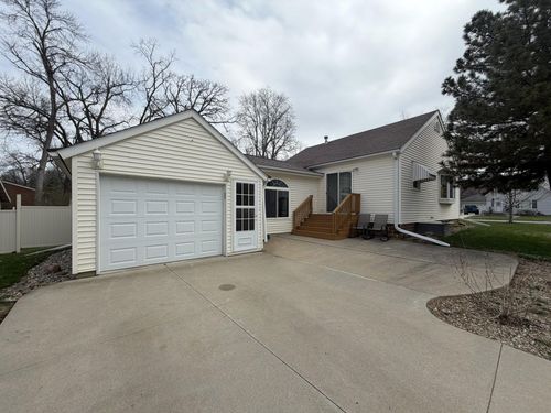 919 N 6th St, Estherville, IA, 51334-1351 | Card Image