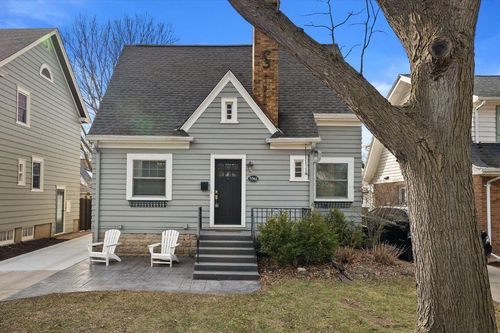 5961 N Kent Avenue, Whitefish Bay, WI, 53217 | Card Image