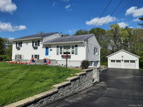 13 Regency Dr, Wappingers Falls, NY, 12590-4507 | Card Image