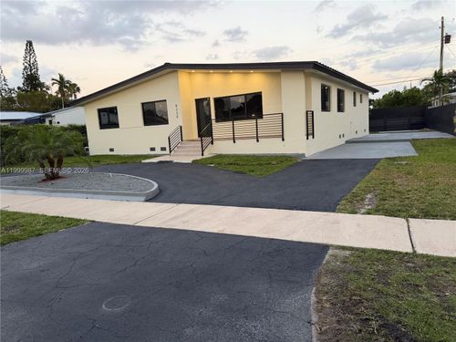 8220 Sw 29th St, Miami, FL, 33155-2425 | Card Image