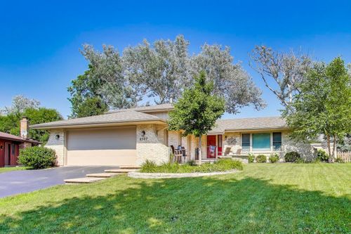 8307 Chelsea Ln, Woodridge, IL, 60517-4524 | Card Image