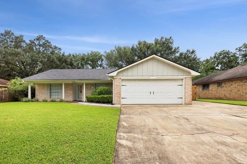 5985 Navajo Trl, Beaumont, TX, 77708-3618 | Card Image