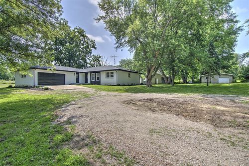 9365 Cabin Rd, Oakley, IL, 62501-7503 | Card Image