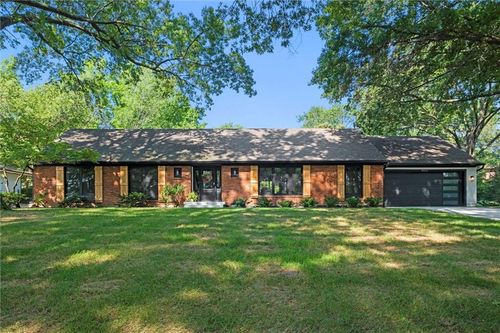 10314 Sagamore Ln, Leawood, KS, 66206-2655 | Card Image