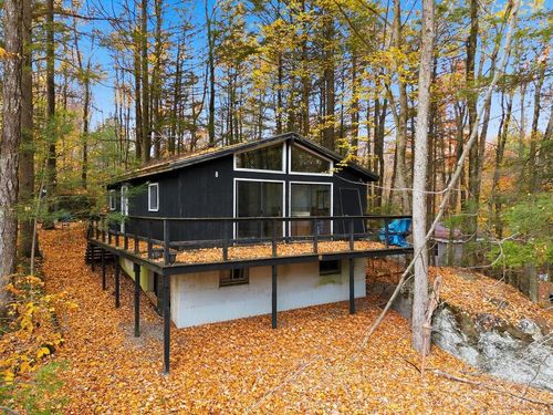 8 King Arthur Dr, Farmington, NH, 03835-4320 | Card Image