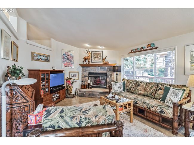 68938 E Cedar Hill Loop, House other with 3 bedrooms, 2 bathrooms and 2 parking in Welches OR | Image 14