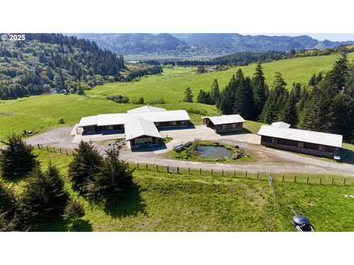 94621 N Bank Rogue River Rd, Gold Beach, OR, 97444-9433 | Card Image