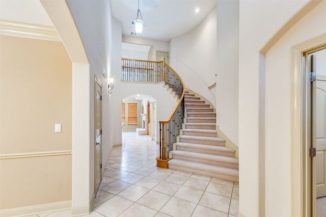 6017 Kelsing Cv, House other with 4 bedrooms, 4 bathrooms and 4 parking in Austin TX | Image 4