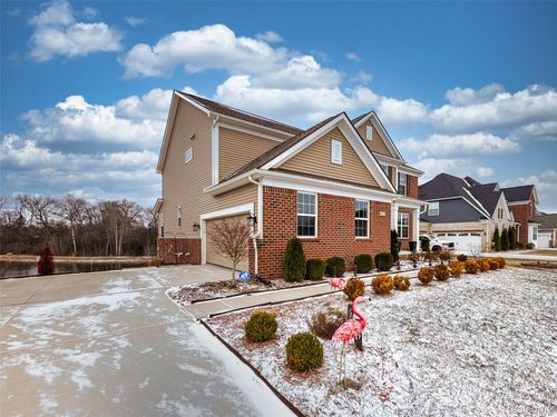 4172 Walcott Dr, Lake Orion, MI, 48359-1380 | Card Image