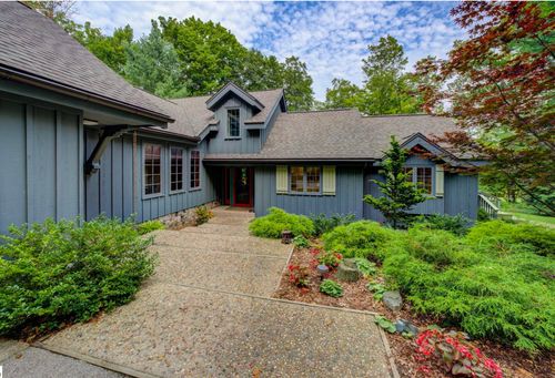 420 N Grand Ave, Leland, MI, 49654-5025 | Card Image