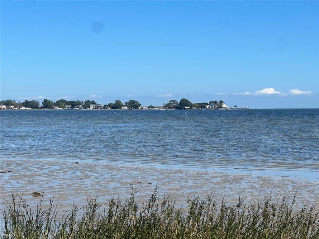Land in Yorktown 4