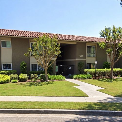 127-611 S La Veta Park Cir, Orange, CA, 92868-4077 | Card Image