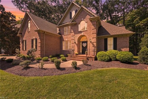 20143 W Magnolia Ct, Smithfield, VA, 23430-5748 | Card Image
