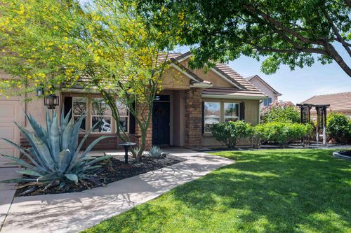 2301 Julie Dr, Santa Clara, UT, 84765-5520 | Card Image