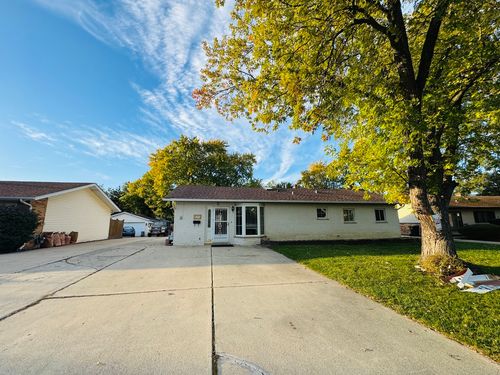 670 Lakeview Ln, Hoffman Estates, IL, 60169-3008 | Card Image