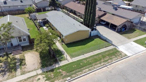 230 Angelus St, Turlock, CA, 95380-5618 | Card Image