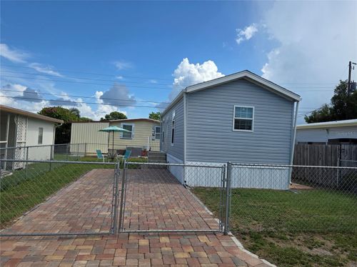 1109 49th Avenue Dr W, BRADENTON, FL, 34207-2521 | Card Image