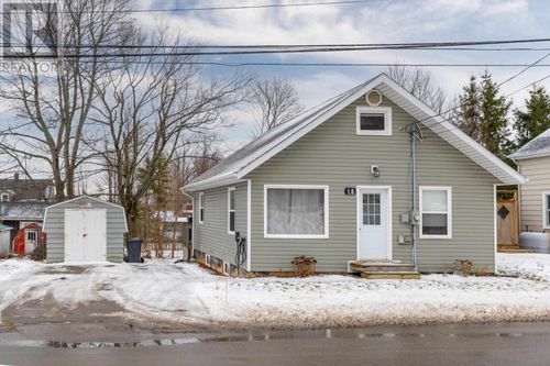 18 Kirkwood Dr, Charlottetown, PE, C1A2T5 | Card Image