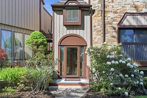 15 Delbarton Ct, Hackettstown, NJ, 07840-4214 | Card Image