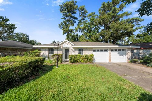 9627 Glenwood Forest Dr, Houston, TX, 77078-2817 | Card Image