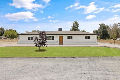 6125 E Mount Whitney Ave, Laton, CA, 93242 | Card Image