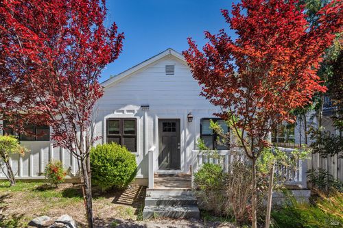1554 Laurel Ln, Healdsburg, CA, 95448-4633 | Card Image